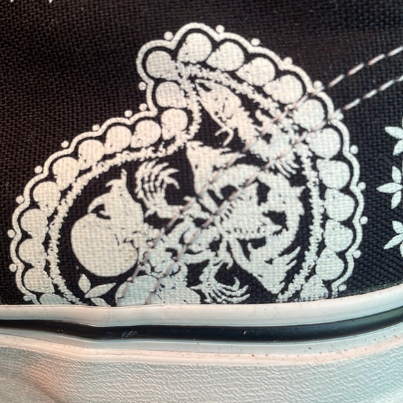 Vans Chukka Boot unisex in paisley skulls w 6.5, M 5 new with tags and box - Picture 12 of 14